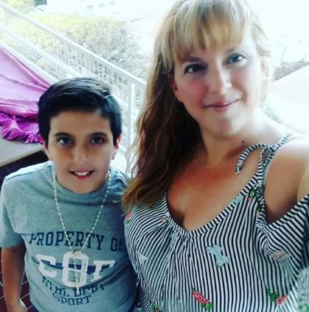 Tiene el celular, pero no la tarjeta de memoria con las fotos de su madre muerta