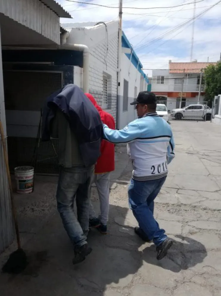 Detuvieron a tres personas por estafar con llamadas telefónicas