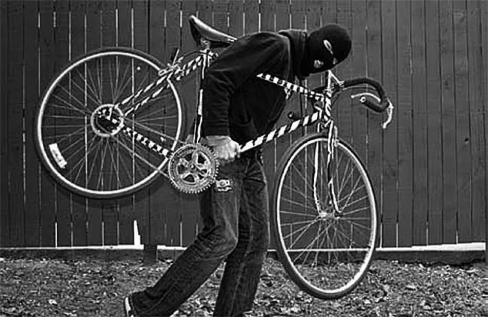 Hurtó una bicicleta y confesó que la tenía en su casa