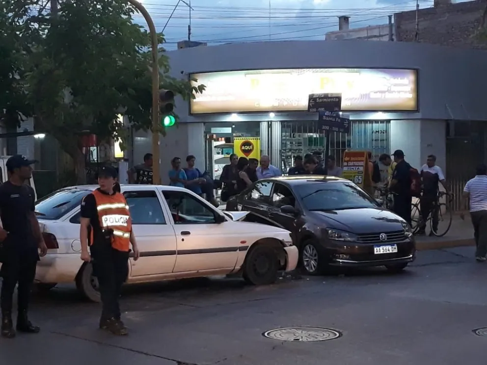 Otra esquina transitada, otro terrible choque