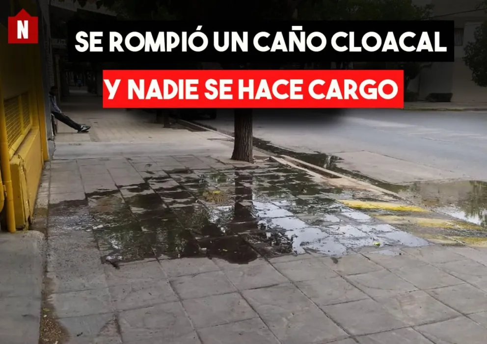 Malestar de vecinos de Capital por un caño madre roto