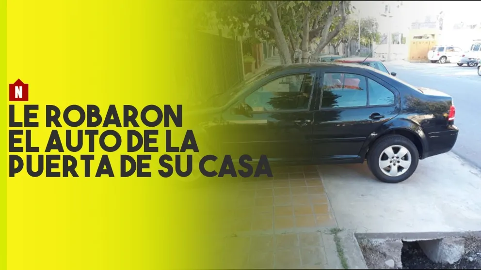Le robaron el auto de la puerta de su casa