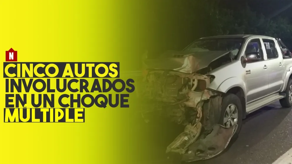 Cinco autos involucrados en un choque múltiple