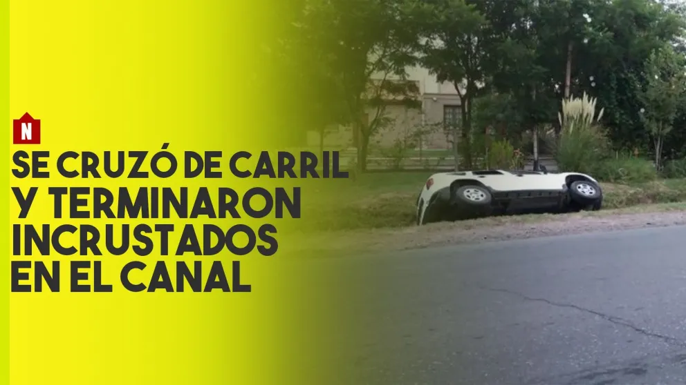 Perdió el control del vehículo y terminaron incrustados en el canal
