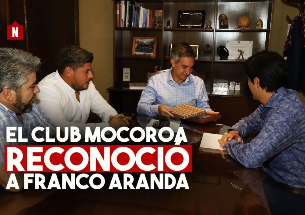 Aranda y un reconocimiento del Club Mocoroa