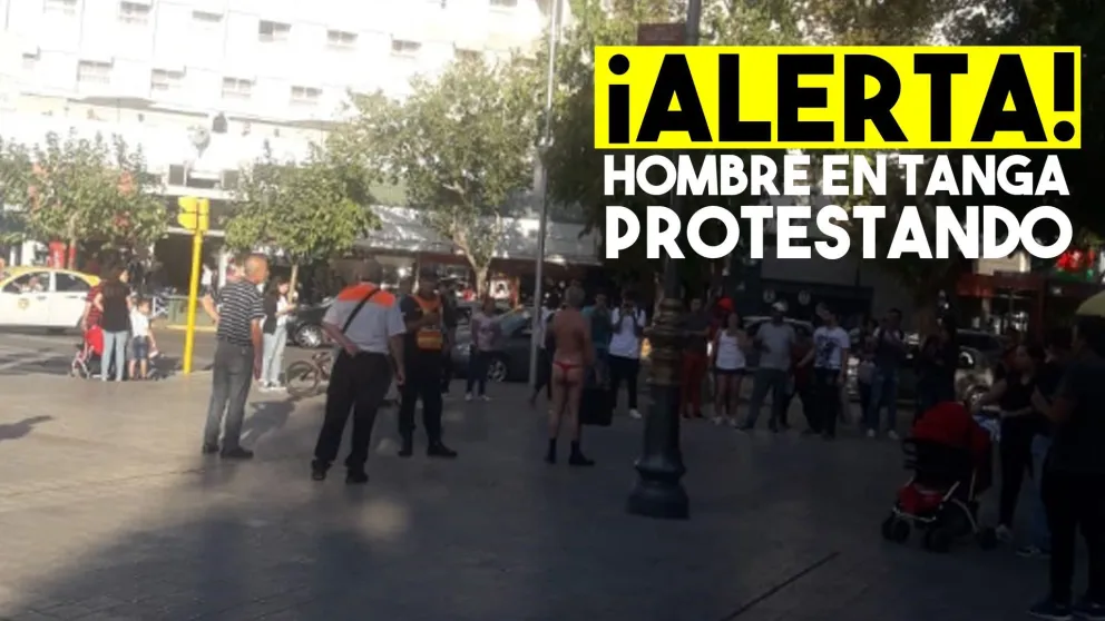 Sucedió en Plaza 25: apareció un hombre en tanga