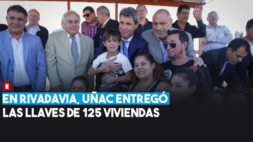 En Rivadavia, Uñac entregó las llaves de 125 viviendas