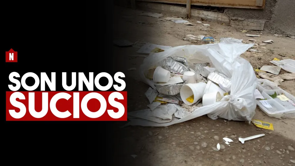 La vereda de la escuela San Martín apareció repleta de basura