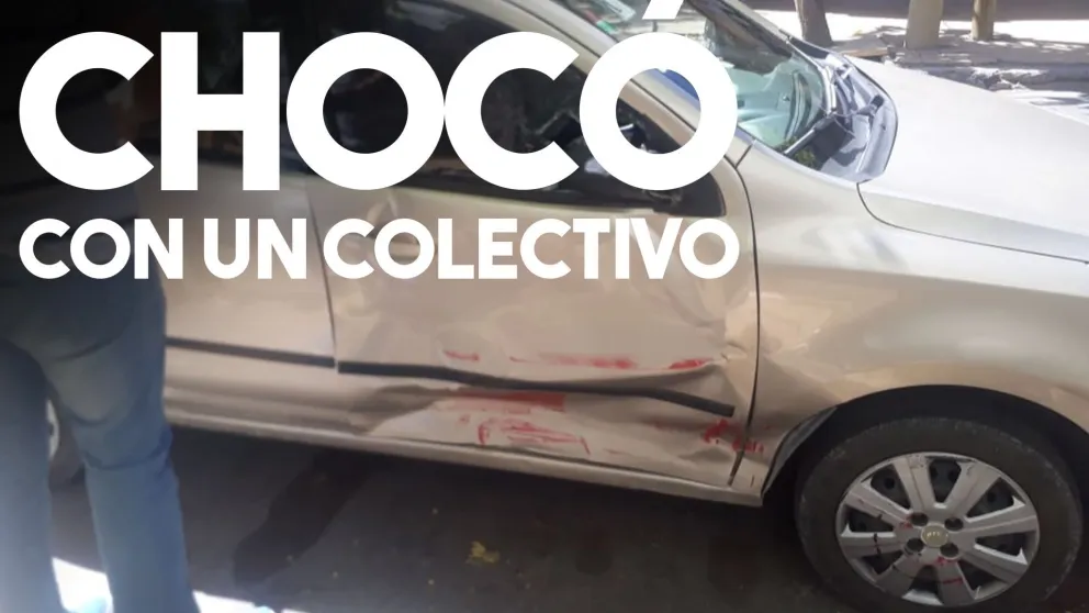 Chocó con un colectivo en pleno centro