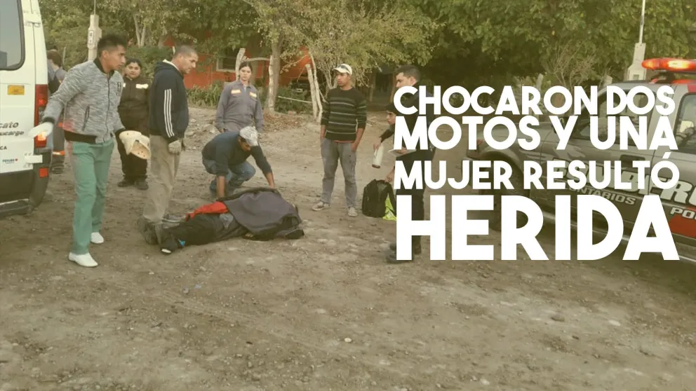 Fuerte choque entre dos motos terminó con una mujer quebrada