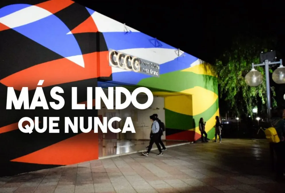 El Centro Cultural Conte Grand lució renovado en una noche a pura cultura