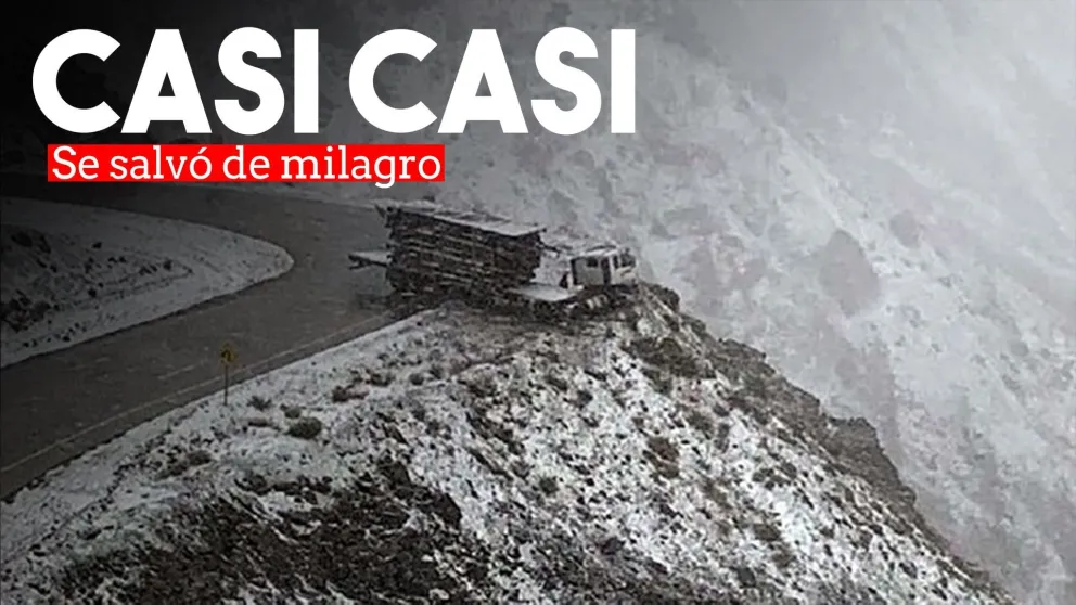 Un camión estuvo a punto de caer a un precipicio en la cordillera de Los Andes