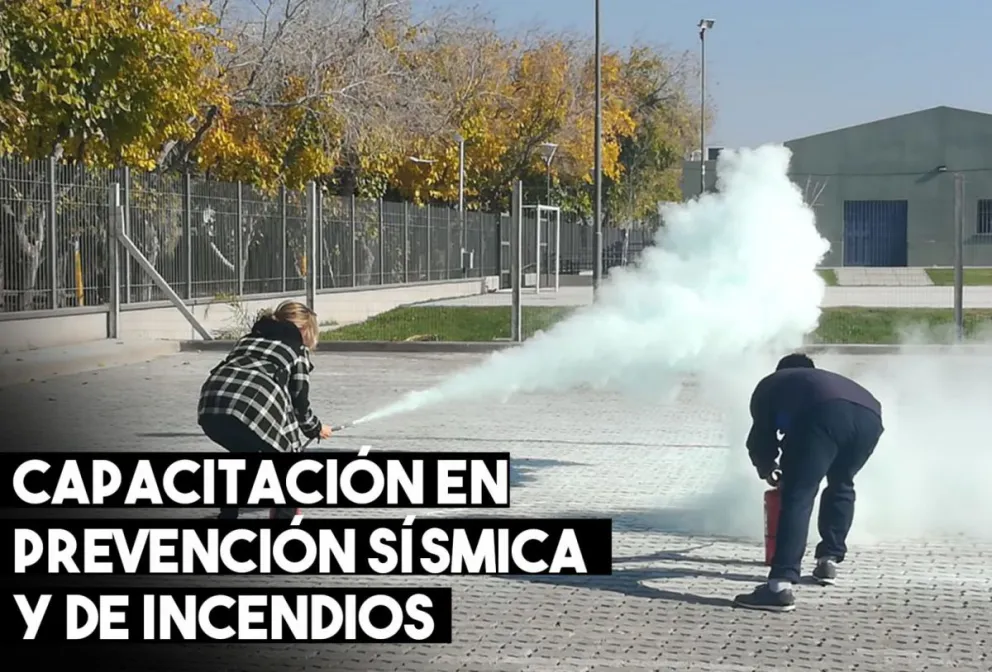 Capacitan al personal del centro de salud Ibone Silva en prevención sísmica y de incendios