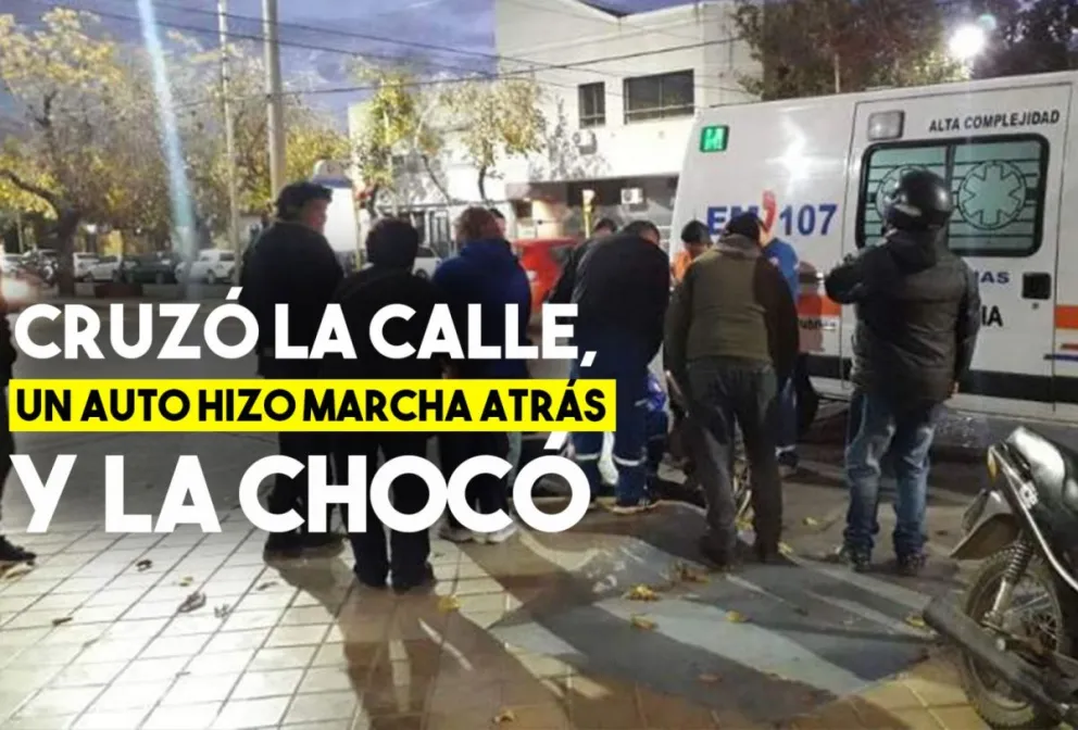Cruzaba la calle, un auto hizo marcha atrás y la atropellaron