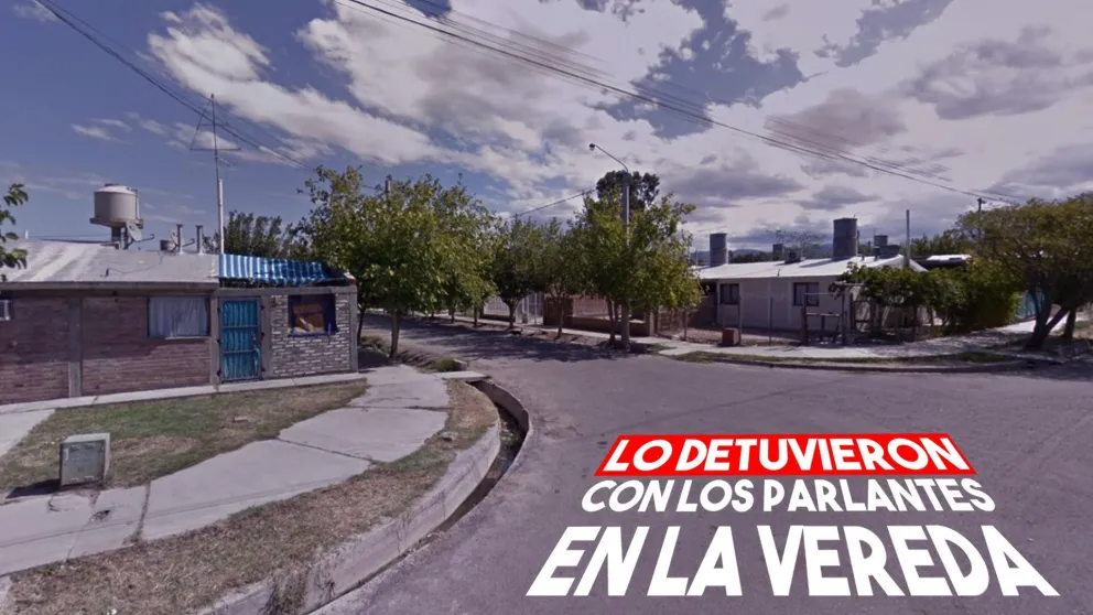 Lo detuvieron con los parlantes en la vereda