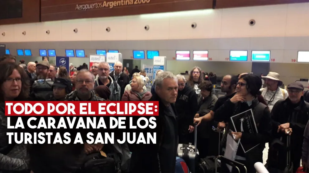 Los turistas llegan en caravana para ver el eclipse solar