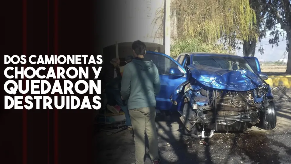 Dos camionetas quedaron destruidas tras un choque: un herido