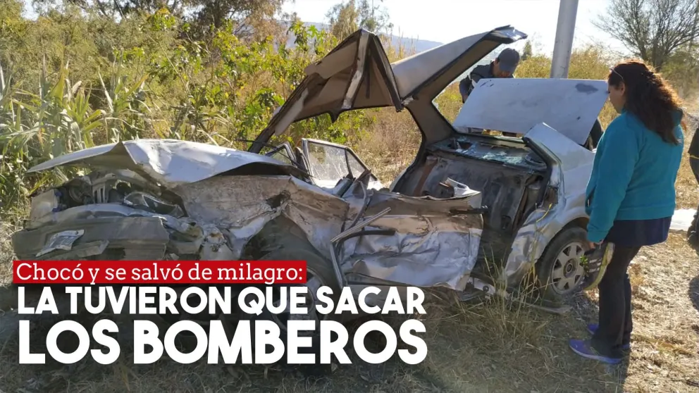 Chocó y se salvó de milagro: la tuvieron que sacar los bomberos