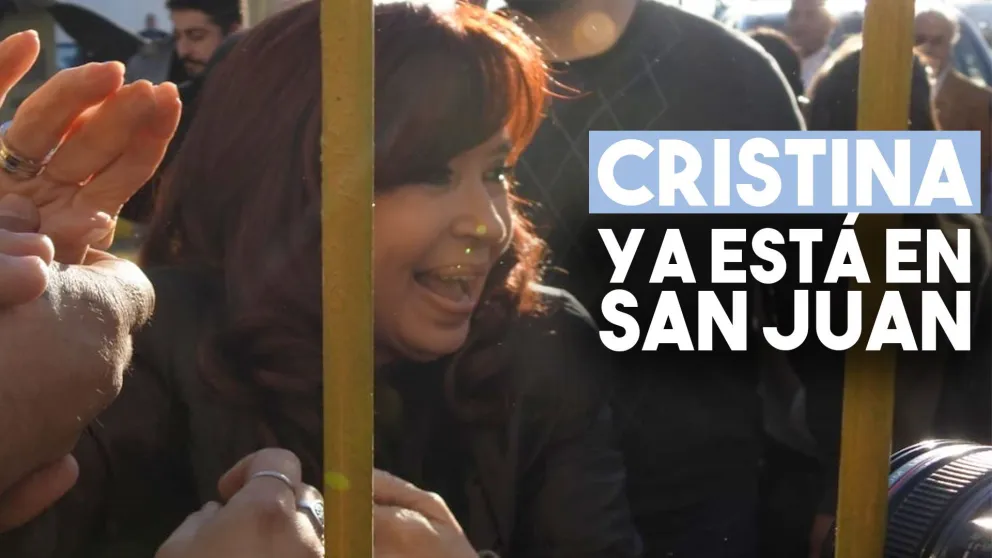 Cristina ya está en San Juan y saludó a la militancia