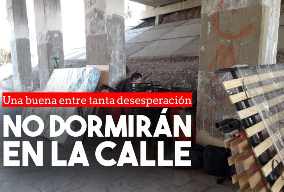 La familia que estaba abajo de un puente no pasará la noche en la calle