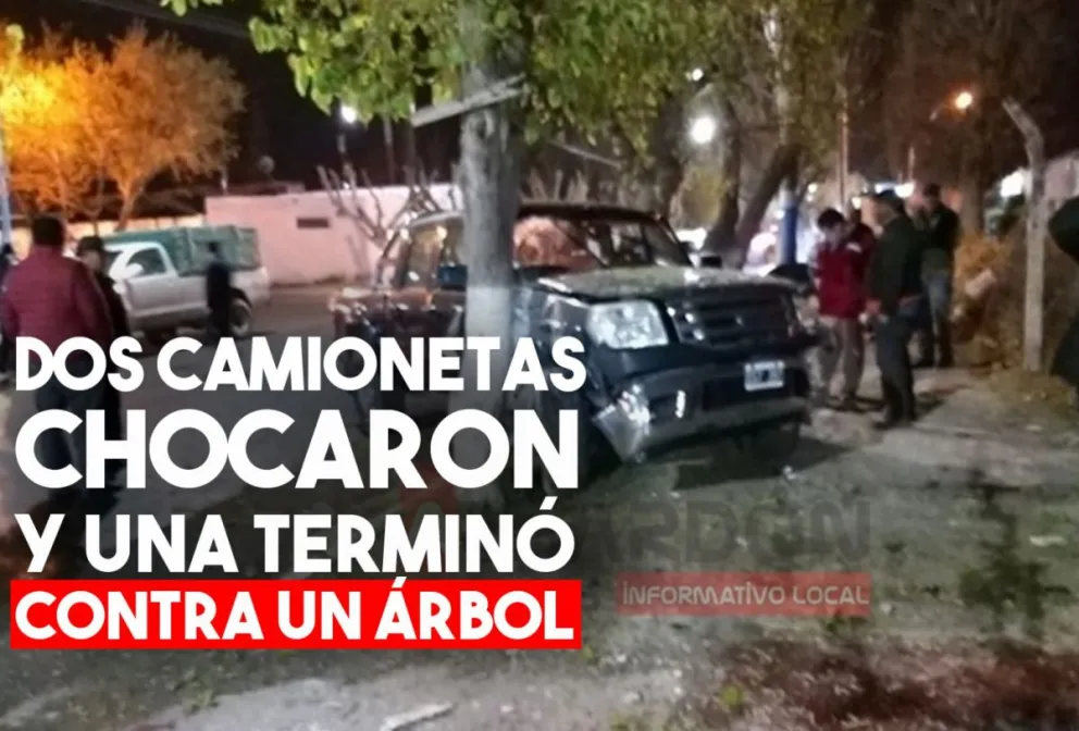 Por la lluvia, dos camionetas chocaron y una terminó contra un árbol