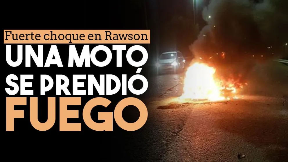 Un fuerte choque dejó a un hombre hospitalizado y a una moto envuelta en llamas