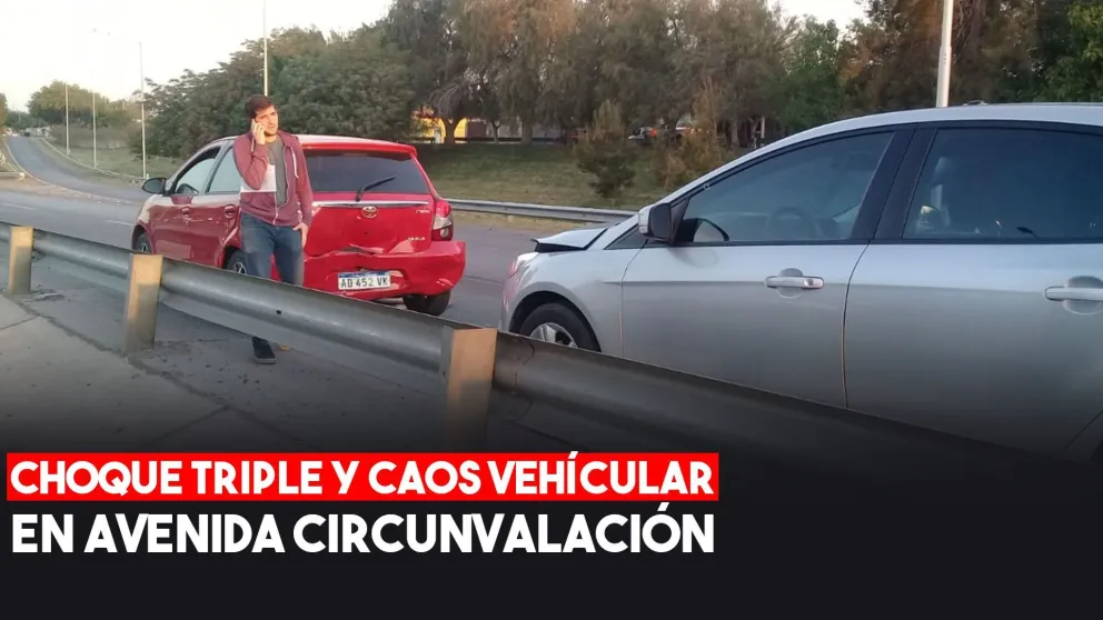 Choque triple en avenida circunvalación
