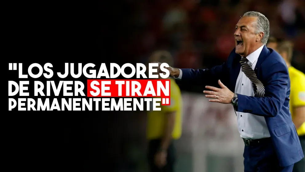 Alfaro: "Los jugadores de River se tiran permanentemente"