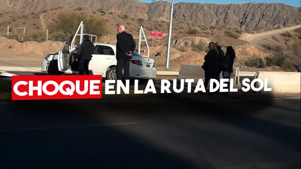 Chocó contra un muro de la ruta y se salvó