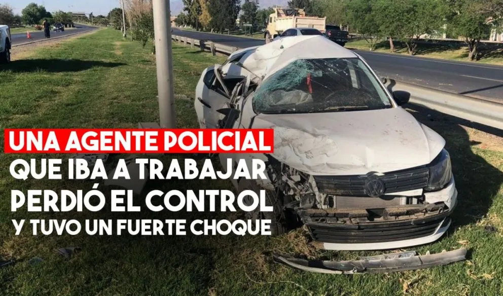 Una mujer policía perdió el control del vehículo y chocó contra una farola