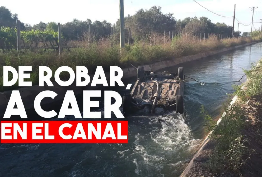 Robaron, intentaron huir y terminaron cayendo a un canal