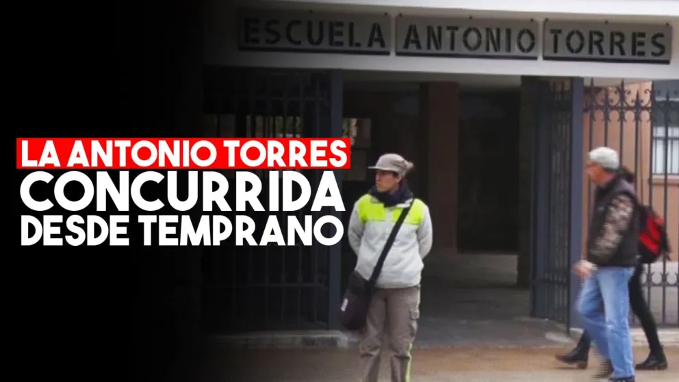Los primeros votantes se acercaron puntuales en la apertura de las mesas
