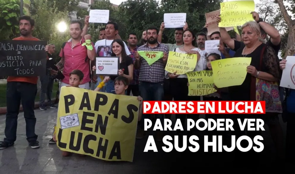 Padres en lucha marcharon y protestaron por sus hijos