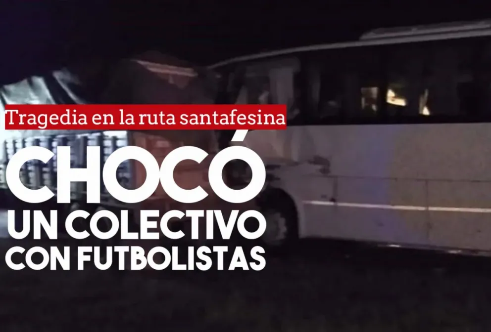 Un micro que llevaba futbolistas chocó en Santa Fe: hay un muerto