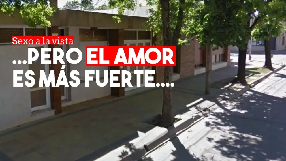 No les importó nada: tuvieron sexo en la vereda