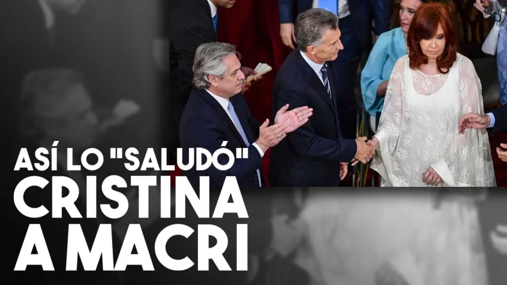 Cristina y el frío saludo al presidente saliente: ni lo miró