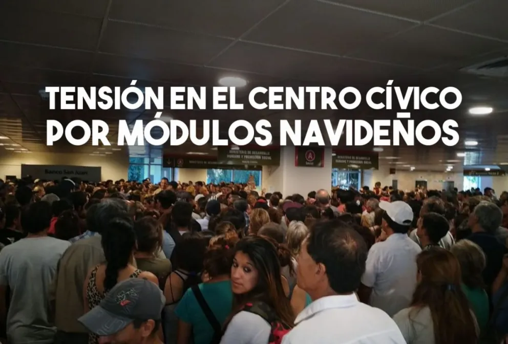 Una multitud colmó el Centro Cívico en busca de los módulos alimentarios