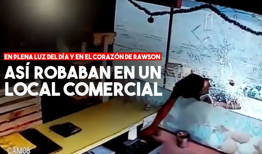 Video: rompió el vidrio con un block y robó en un comercio de Rawson