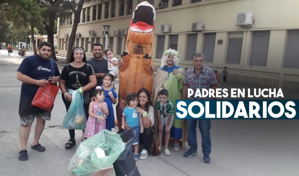 Los padres en lucha regalaron juguetes a los niños en el Hospital Marcial Quiroga