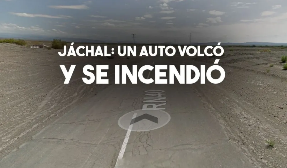 Un auto volcó y se incendió en Jáchal