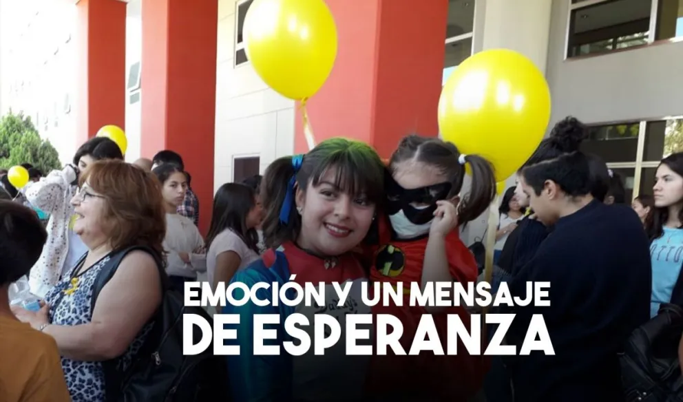 Emocionante suelta de globos por el día internacional de lucha contra el cáncer infantil