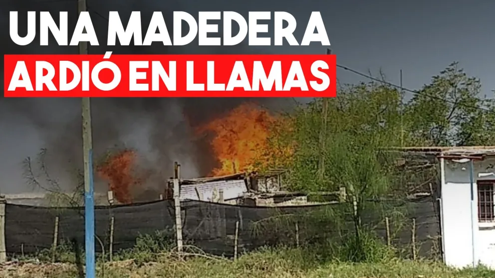 Por el fuerte viento, una maderera pocitana se vio envuelta en llamas