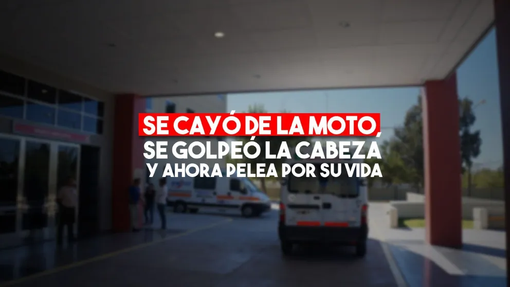 Se cayó de la moto y se golpeó la cabeza: iba sin casco