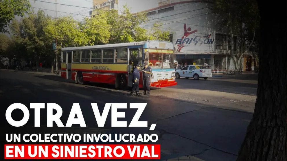 Un colectivo chocó a un auto en la Libertador
