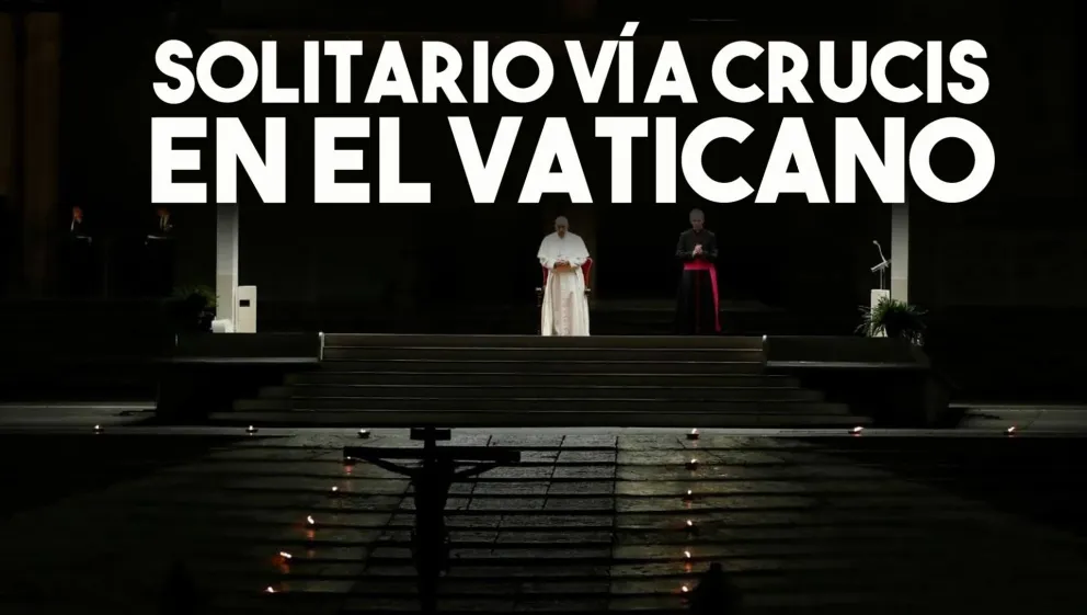 El papa Francisco encabeza el Via Crucis reducido en el Vaticano