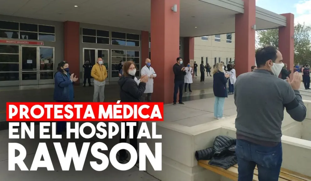 Los médicos se manifestaron a favor de los dos jefes despedidos en el Rawson