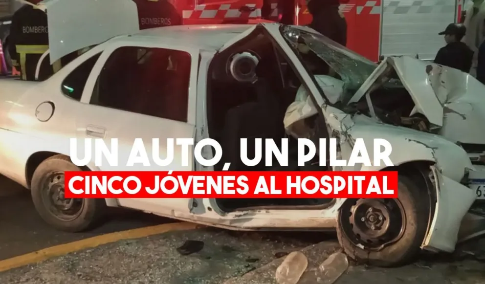 Cinco jóvenes hospitalizados tras chocar contra un pilar