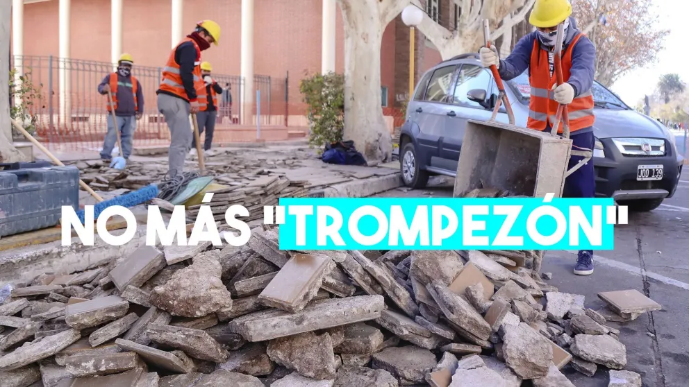 Capital: reparan veredas y pondrán adoquines alrededor de la plaza 25 de Mayo