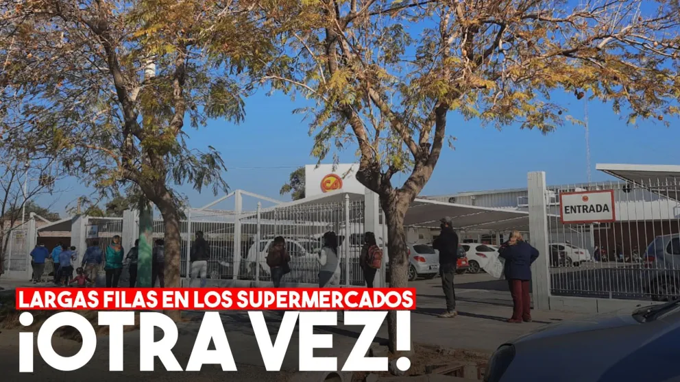Volvieron las largas filas en los supermercados