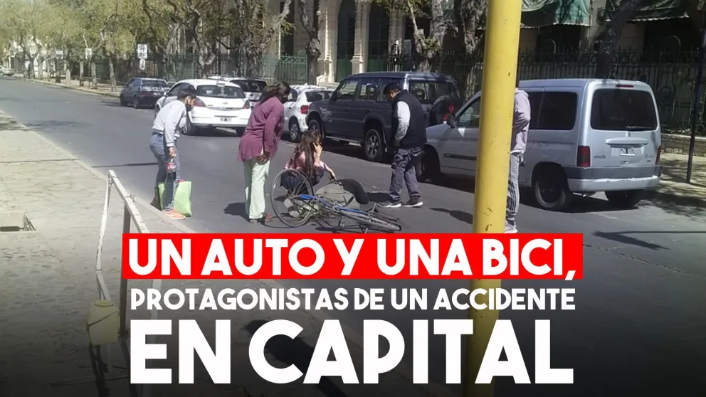 Un hombre terminó en el piso tras ser empujado por un auto